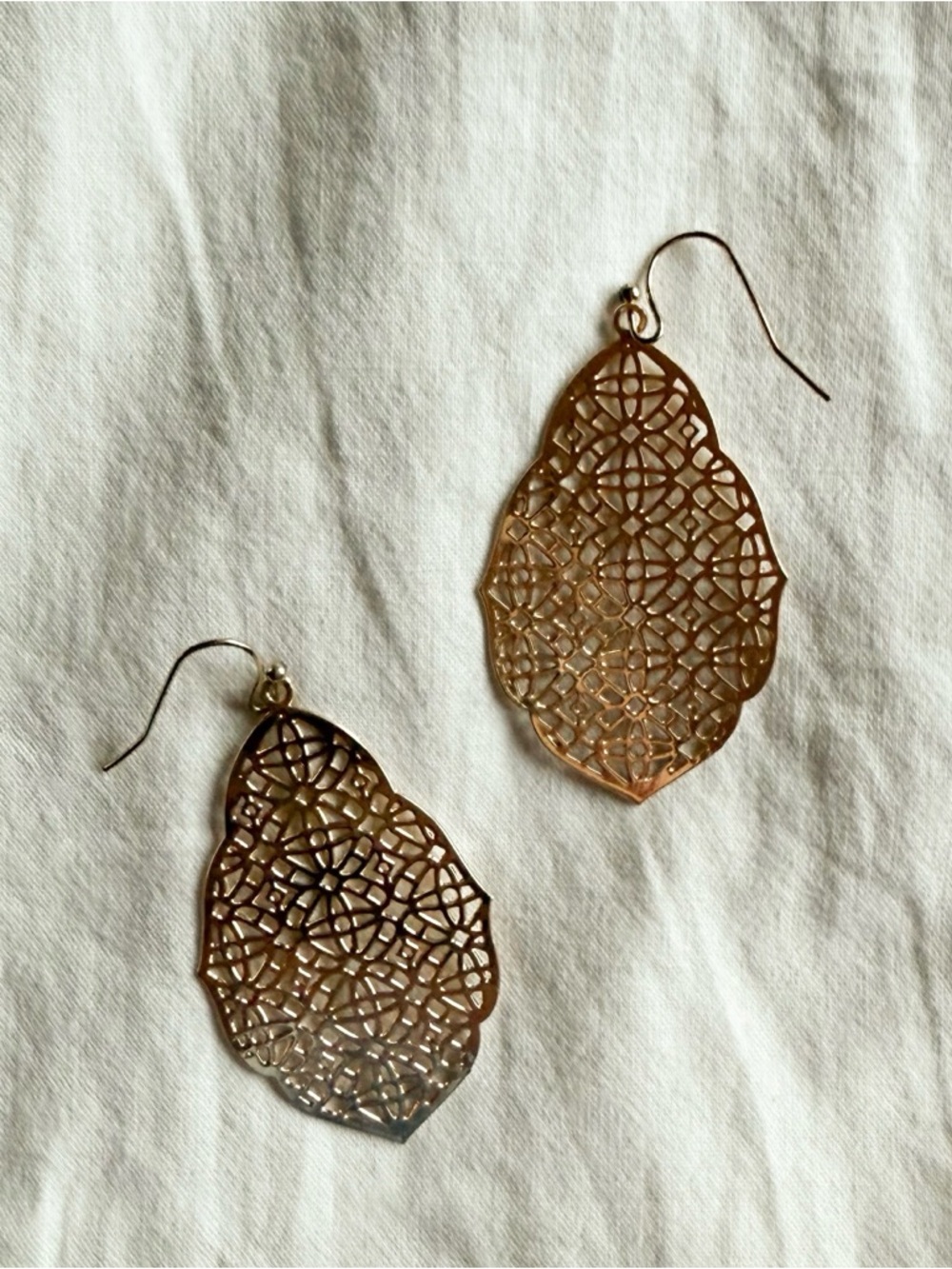 Gold Filigree Teardrop Dangle Earrings - Elegant Women Jewelry